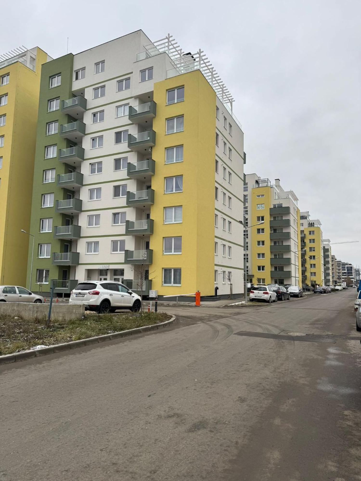 Coresi Mall Area Studios & Apartments By Glam Braşov Exteriör bild